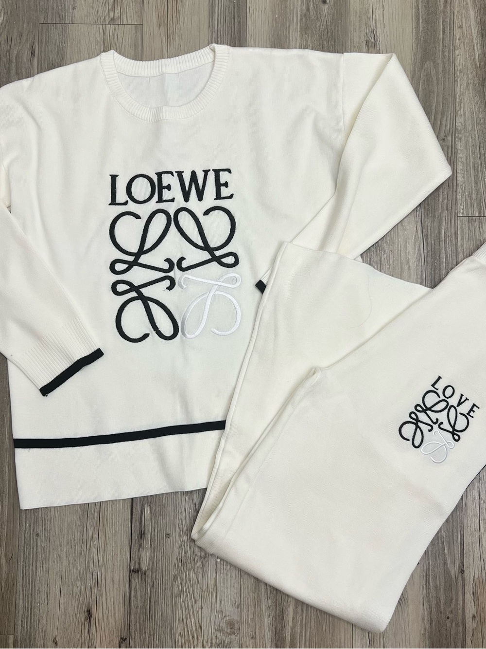 Low White Knit Sweater Set